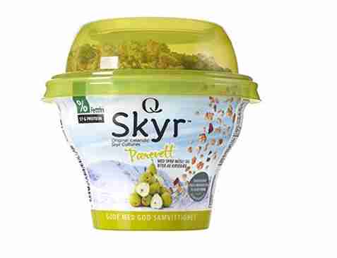 Bilde av Q skyr pærevett med musli. Bilde av Q skyr pærevett med musli.