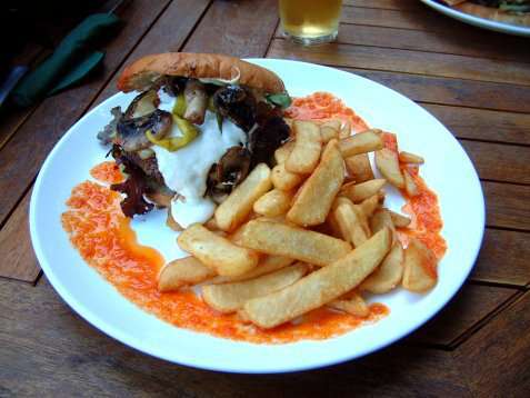 Bilde av Generalens spesial burger. Bilde av Generalens spesial burger.
