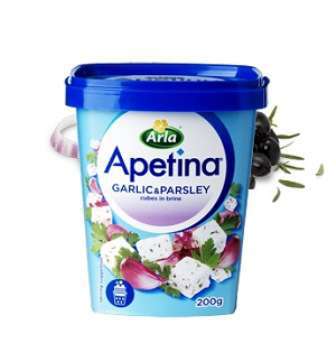 Bilde av Arla Apetina i lake hvitløk og persille. Bilde av Arla Apetina i lake hvitløk og persille.