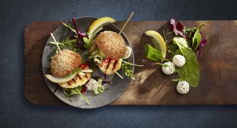 Bilde av Lofoten Perfekt grillfisk minislider med mozzarella. Bilde av Lofoten Perfekt grillfisk minislider med mozzarella.