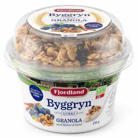 Bilde av Fjordland Byggrynslunsj Granola med blåbær og kanel. Bilde av Fjordland Byggrynslunsj Granola med blåbær og kanel.