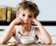 Melkeallergi eller laktoseintoleranse – vet du forskjellen?