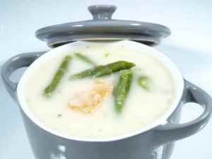 Aspargessuppe på bordet Aspargessuppe på bordet
