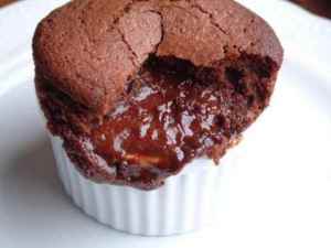 Eksotiske desserter som vi alle blir mer og mer vant med. Eksotiske desserter som vi alle blir mer og mer vant med.