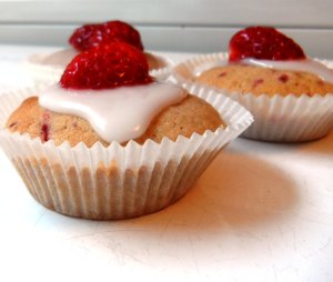 10 gode jordbær og rabarbra muffins 10 gode jordbær og rabarbra muffins