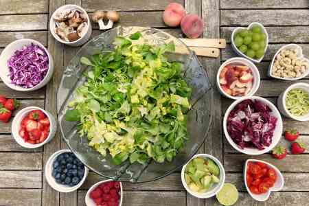 Salat med tilbehør 