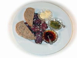 Prøv også Speket elgpølse med lønnesirup og Cornichons.