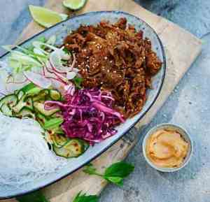 Prøv også Asiatisk salat med glassnudler og pulled vegetar.