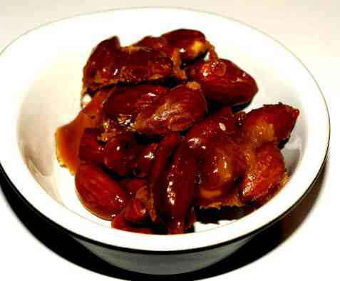 Brente mandler oppskrift.