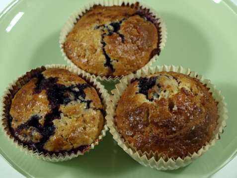 Frukt/bærmuffins med havregryn oppskrift.