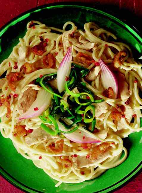 Spagetti med kyllingkrisp oppskrift.