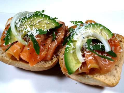 Prøv også Bruschetta med laks, avokado og parmesan.