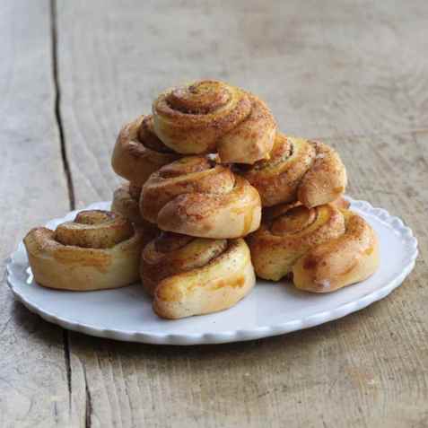 Kanelboller med sukrin oppskrift.