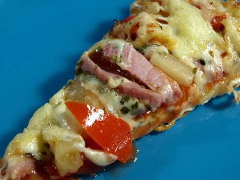 Pizzafyll med skinke oppskrift.