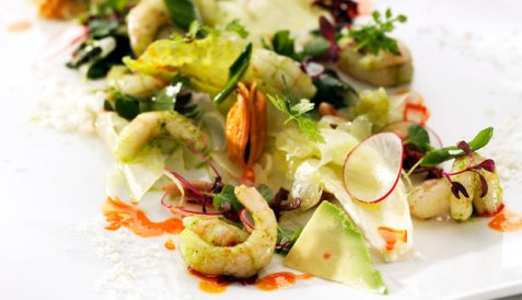 Prøv også Reke og baconsalat med ristede pinjekjerner.