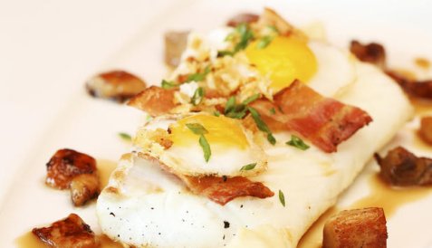 Ovnsbakt skrei med egg, bacon og sitronløkkrem oppskrift.