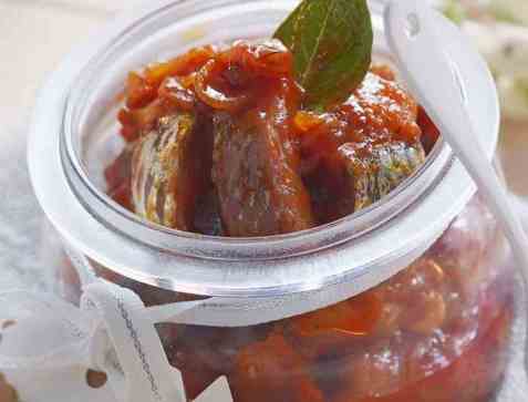 Prøv også Tomatsild med cherrytomat.