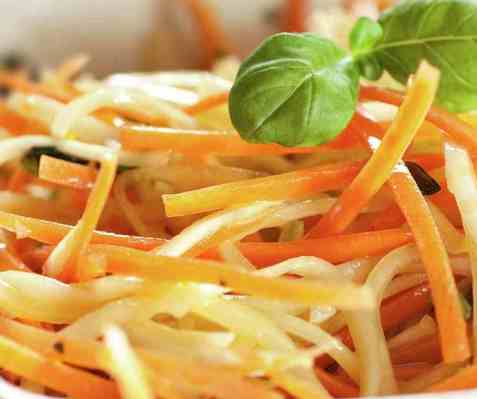 Squash- og gulrotspagetti oppskrift.
