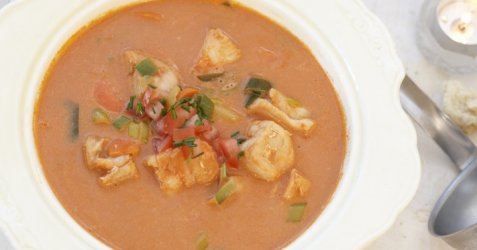 Rød fiskesuppe med torsk oppskrift.