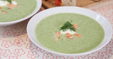 Ertesuppe med laks oppskrift.