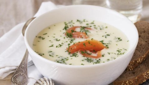 Hvitløkssuppe med røykt laks oppskrift.