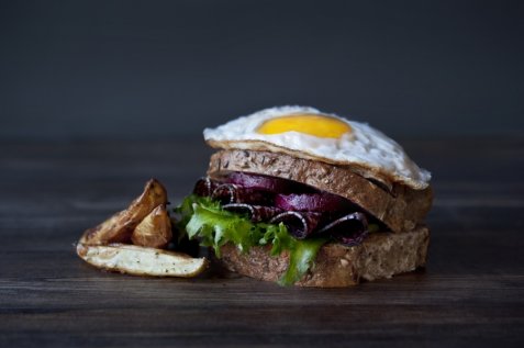 Blings med pølse og rødbeter oppskrift.