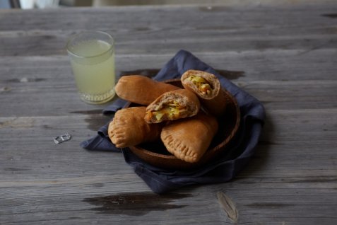 Piroger med kål, gulrot og egg oppskrift.