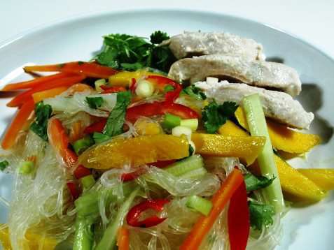 Kokoskylling salat med glass nudler oppskrift.