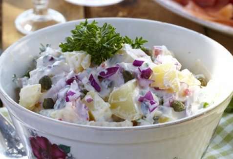 Prøv også Kremet nypotetsalat med kapers.