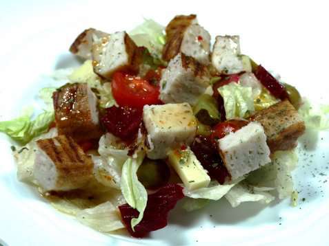 Fiskekakesalat oppskrift.