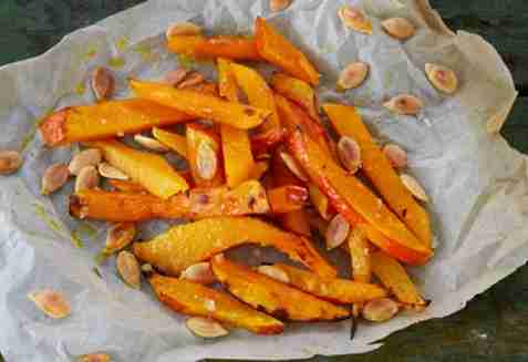 Bakte gresskarstaver med hvitløk oppskrift.