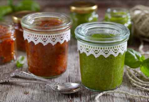 Grønn og rød pesto oppskrift.