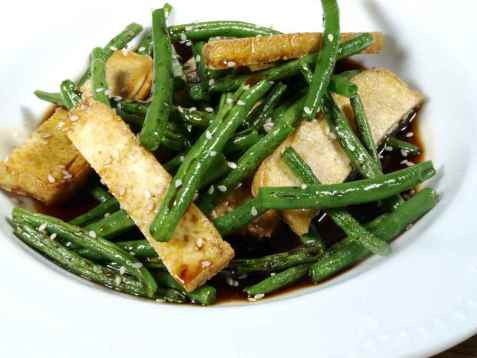 Tofu med bønner i teriyakisaus oppskrift.