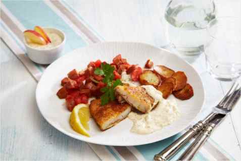 Parmesanpanert klippfisk med chorizo og sennepssaus oppskrift.