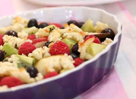 Lun fruktsalat med marsipan oppskrift.