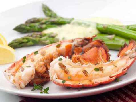 Hummer med asparges og creme fraiche oppskrift.