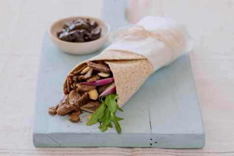 Wraps med reinsdyrskav og solbærgele oppskrift.