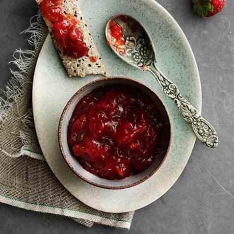 Jordbærmarmelade med grapefrukt oppskrift.