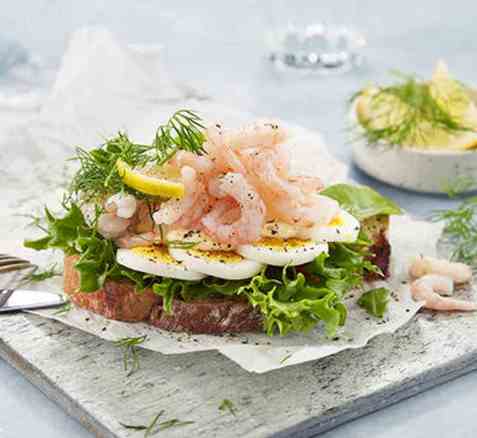 Räkmacka - rekesmørbrød oppskrift.