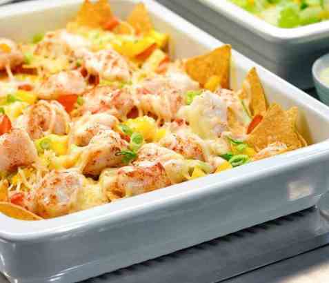 Nachos med torsk og avokadodressing oppskrift.
