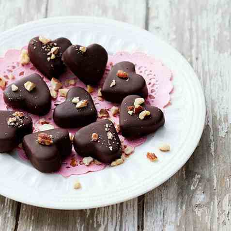 Cookie dough dyppet i sjokolade oppskrift.