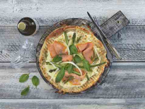 Grillet pizza med røkt laks oppskrift.