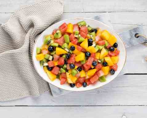 Fargerik fruktsalat med melon oppskrift.
