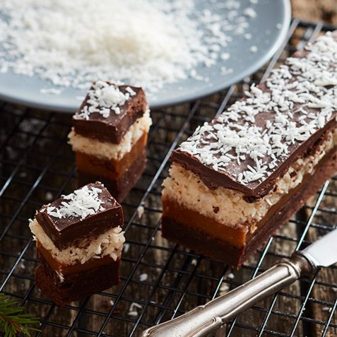 Bountysjokoladekake med karamell oppskrift.