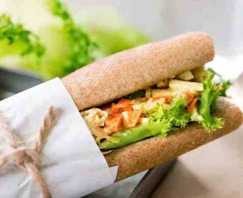 Bagett med kyllingsalat oppskrift.