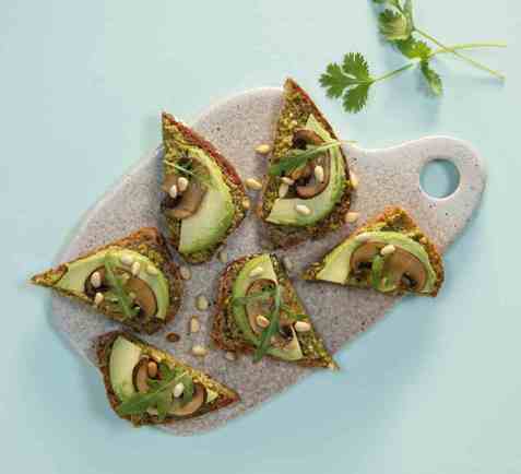 Grønnsakspålegg med brokkolipesto oppskrift.