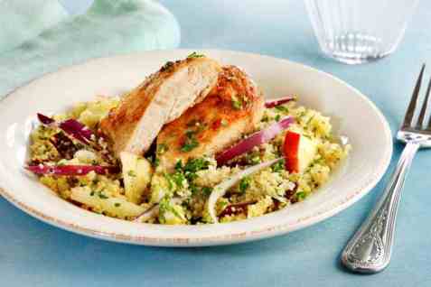 Kyllingsalat med couscous og ruccula oppskrift.
