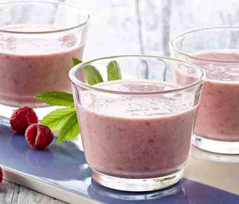 Bringebær- og ingefærmilkshake oppskrift.