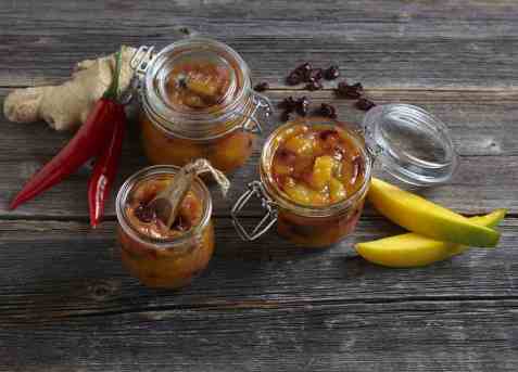 Mangochutney med tranebær oppskrift.
